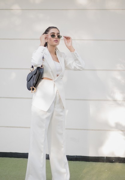 White wide leg pants – Youngberry